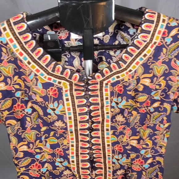 Colorful Floral Patterned Jacket - Picture 2 of 11